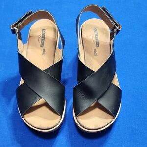 Clarks Black Cross-Strap Sandals